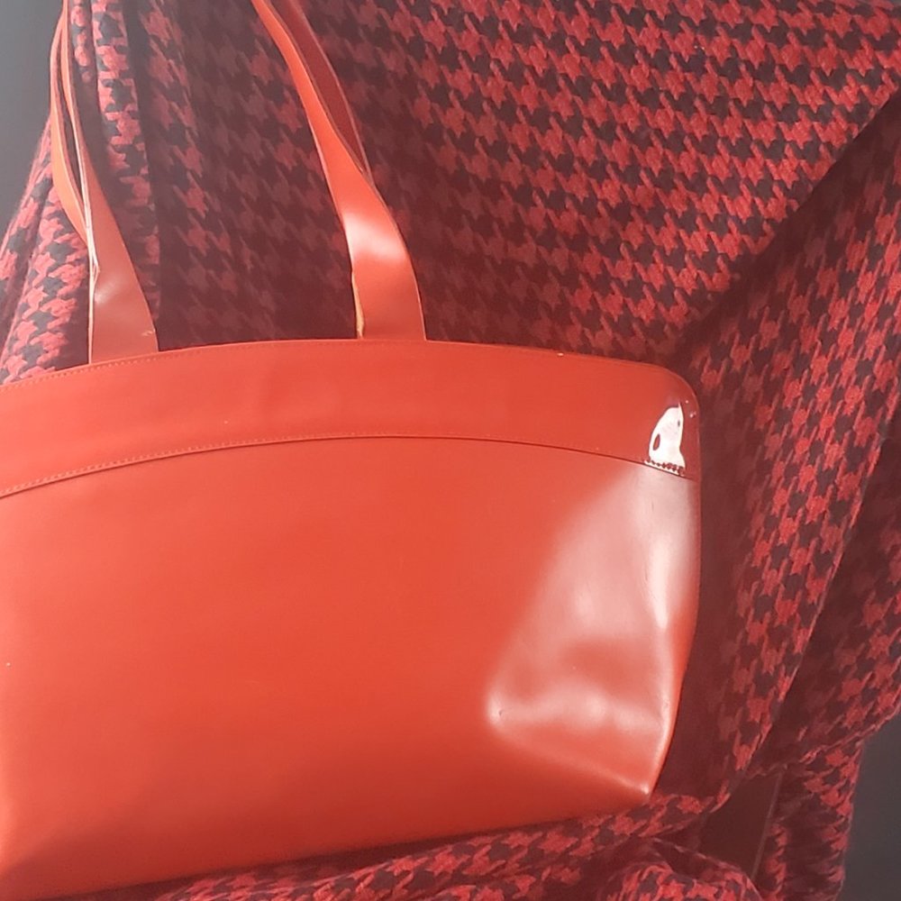 AUTHENTIC RED PATENT LEATHER FURLA PURSE - Picture 3 of 6